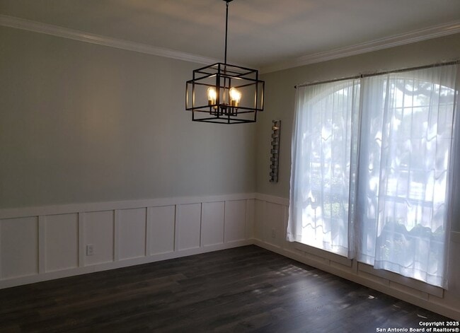 Photo - 4111 Antlers Lodge Rd