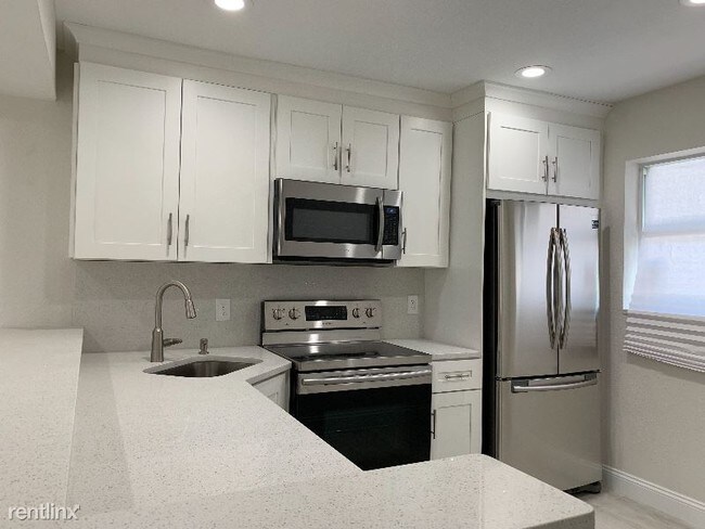 3 Br 3 Bath Apartment 398 W Camino Real For Rent In Boca Raton