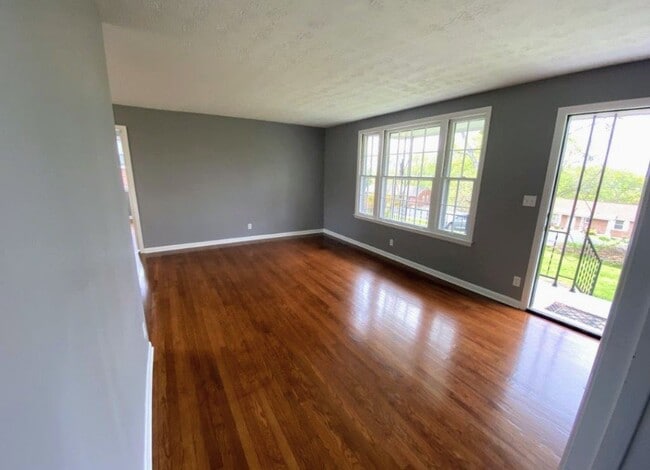 Photo - 218 Walcott Dr