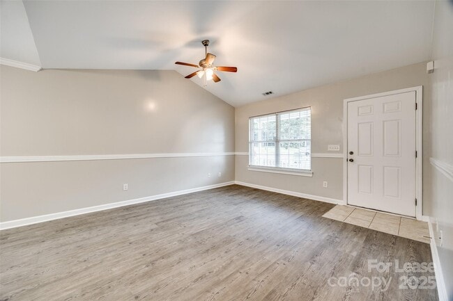 Photo - 410 Danielle Way