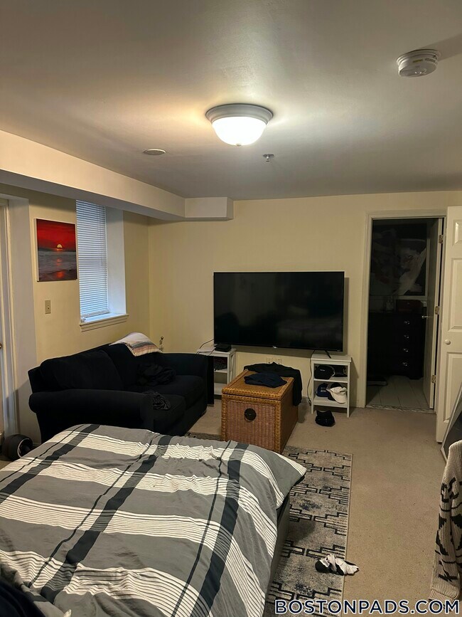 Photo - 51 Queensberry St Unit B