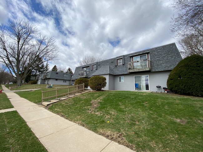 Photo - Fox Ridge Apartments