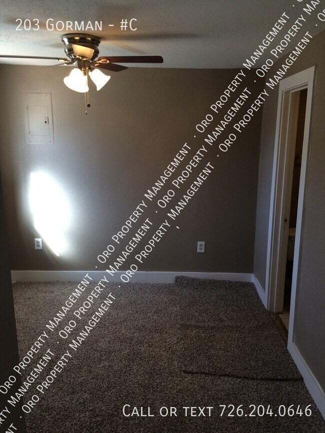 Photo - 203 Gorman-#C Unit #C