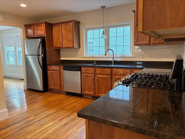 Building Photo - 251 Brown St Unit 2