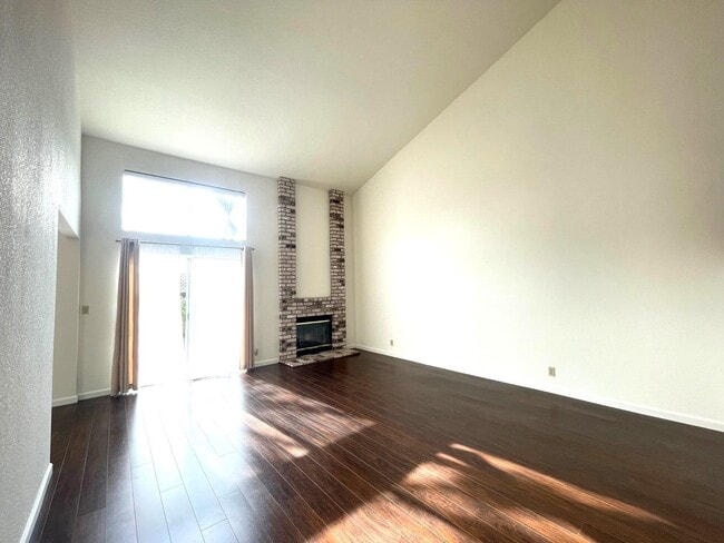 Photo - 4176 Bell Common