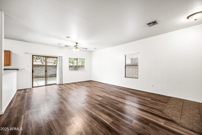 Photo - 7026 Cesar St