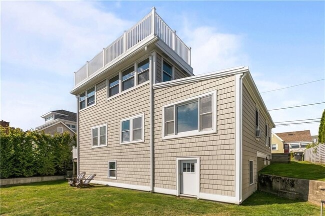 38 Aquidneck Ave Unit 2