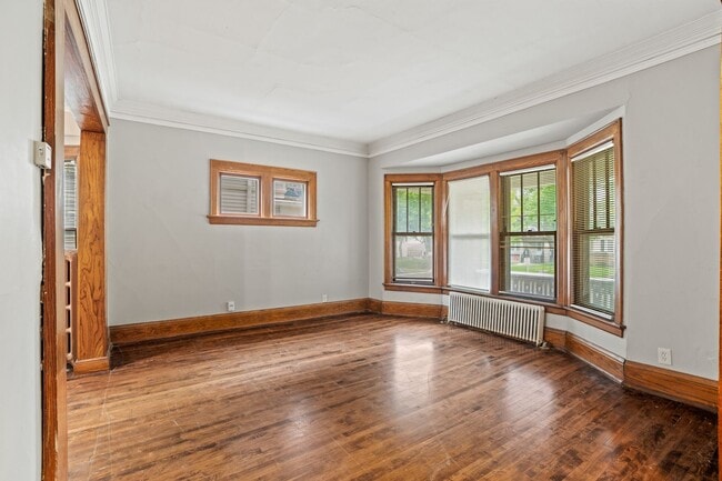 Photo - Murray Lower Flat