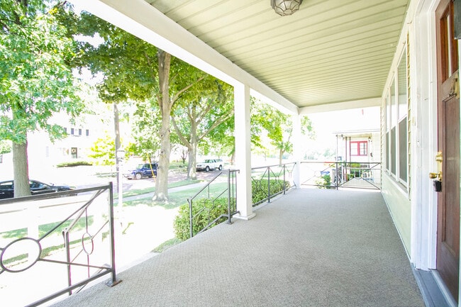 Photo - 513 Hampton Ave