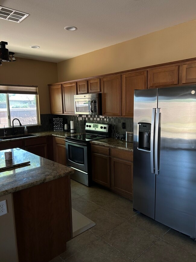 Kitchen - 4936 Semifonte Dr Rental