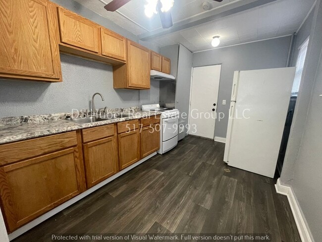 Photo - 1621 Roselawn Ave