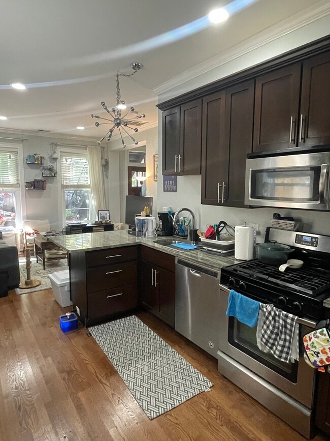 Photo - 1025 N Wood St Unit 1F