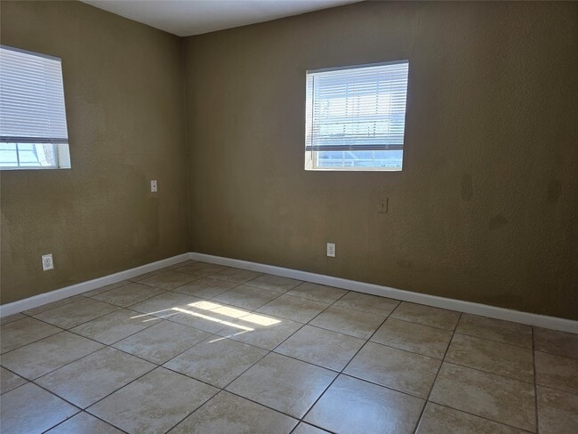 Photo - 1502 Oleander Unit C