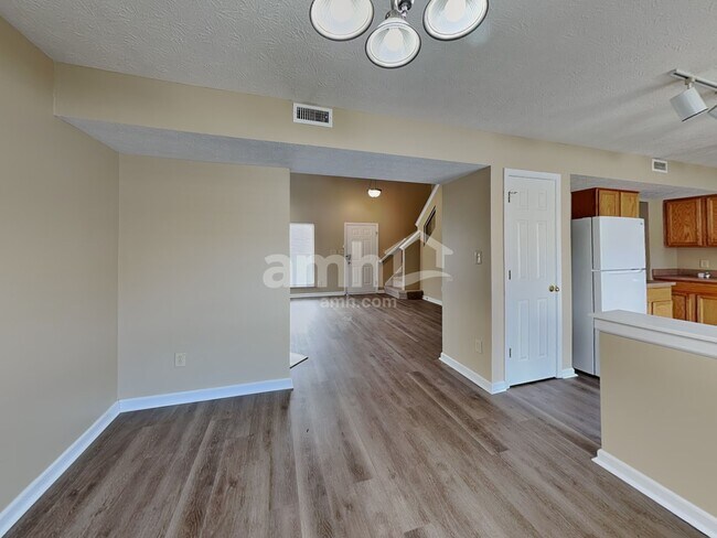 Photo - 8364 Chesterhill Ln