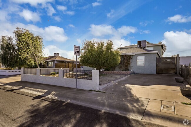 Building Photo - Downtown Henderson Fully Remodeled Rental