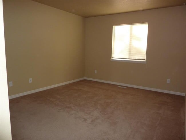 Photo - Super Private & Great Location