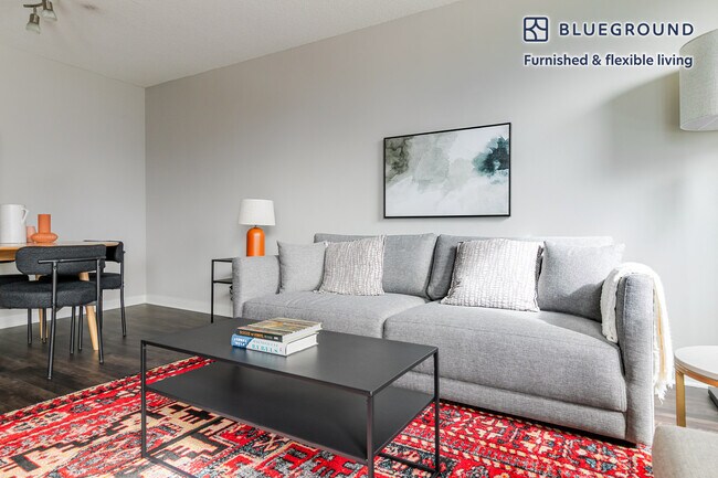 Photo - 77 W Huron St Unidad SI FL14-ID1220