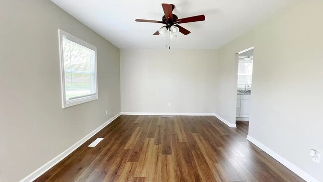 Living Room - 4646 Beacon Hill Rd House