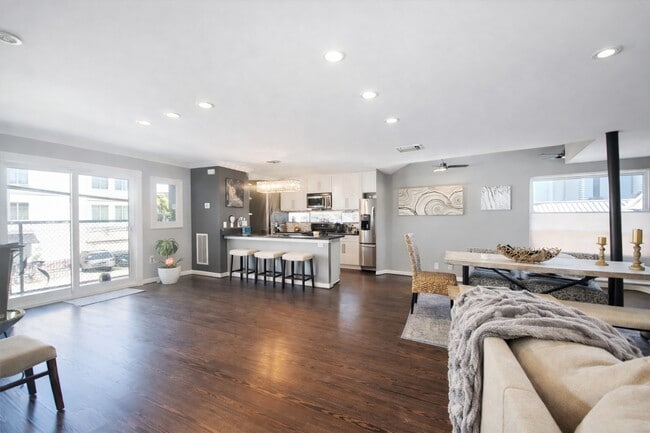 Photo - 913 Saulnier St