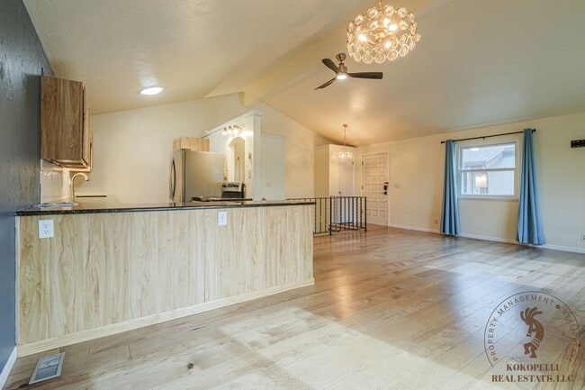 Photo - 1043 Lakeside Dr