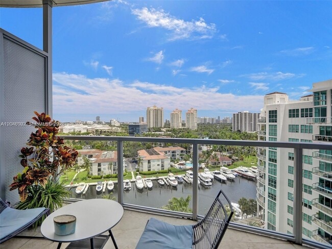 Photo - 3029 NE 188th St Unidad 1024