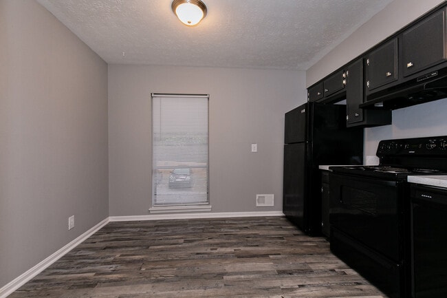 Photo - Vines at Shelby Crossing