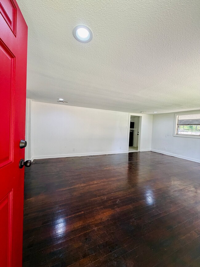 Photo - 3610 Davis St