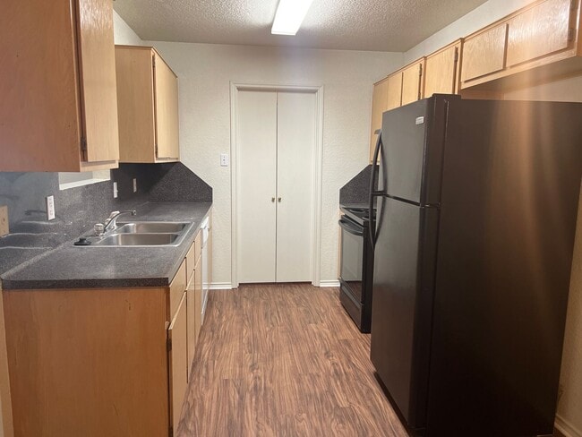 Photo - 2600 Alma Dr Unit B