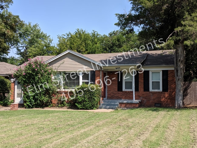 Photo - 1403 Oxford Way