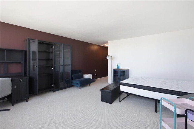 1700 E 56th St Unit 2406