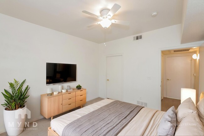 Photo - 9620 W Russell Rd Unit 1125