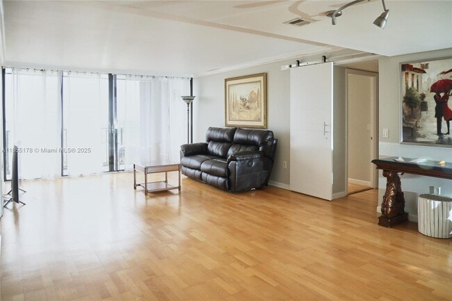 Building Photo - 5600 N Flagler Dr Unit 1402 Rental