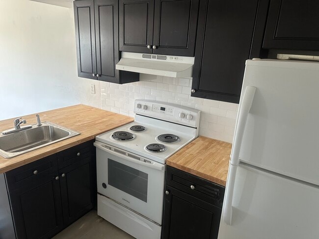 Photo - 275 SW 15th St Unidad #102