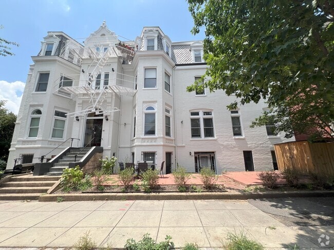 Building Photo - 1700 15th St NW Unit 101 Rental
