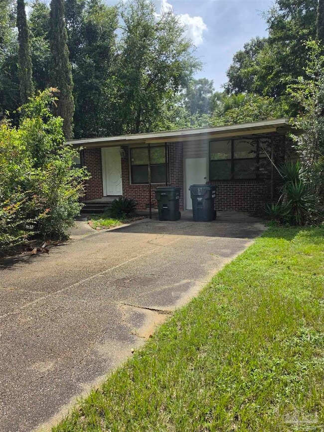 Building Photo - 5733 Orange St