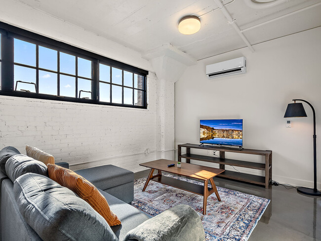 Building Photo - 608 N 3rd St Rental