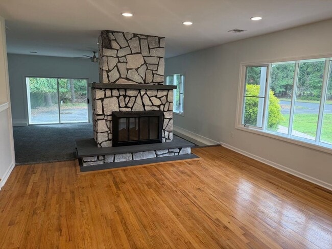 2021 Paterson Ave