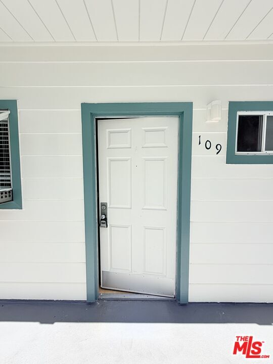 Photo - 11738 Mayfield Ave Unidad 109