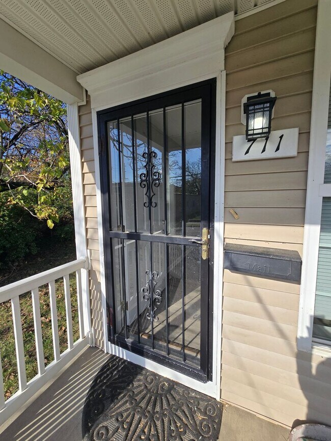 Photo - Updated 3 Bedrooms, 1.5 Bathrooms on a Dou...