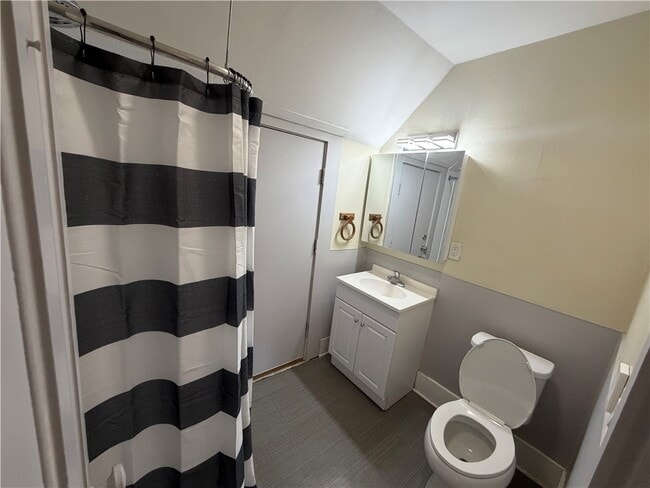 Photo - 1056 Walnut St