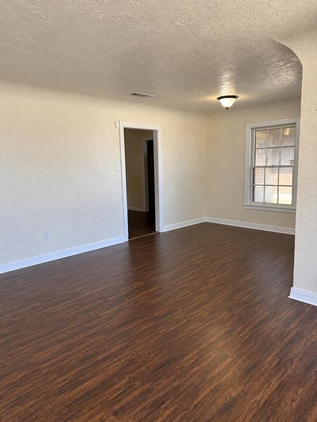 311 Casa Grande Dr