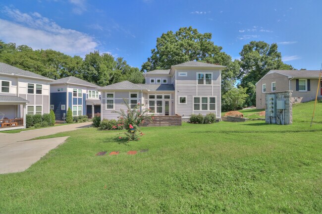 Photo - 2605C Traughber Dr