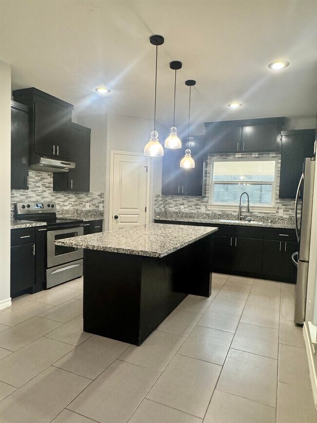 Photo - 203 Desert Palm Dr