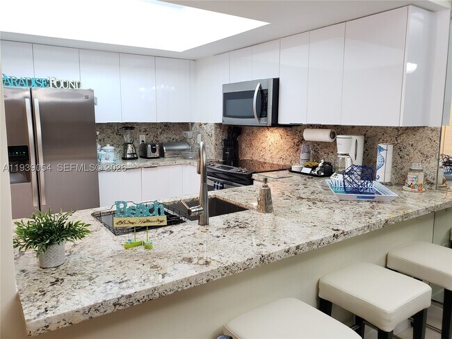 Photo - 17375 Collins Ave Unit 906
