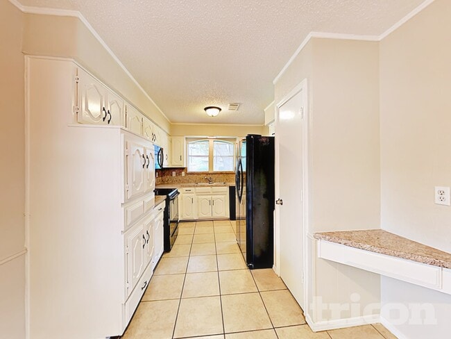 Photo - 737 SE 3rd St