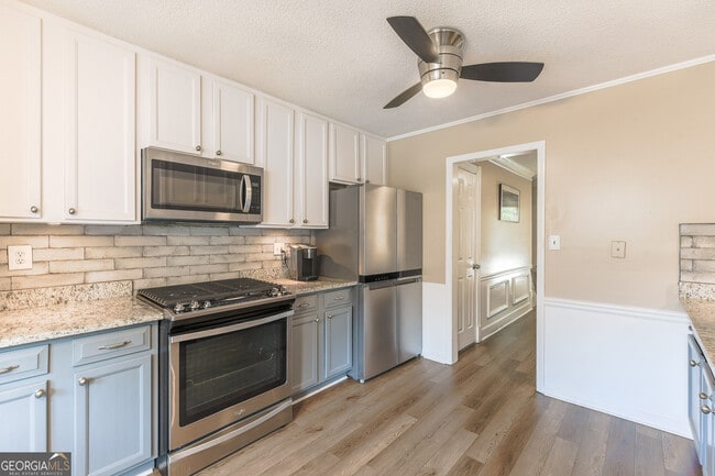 Photo - 1022 Oaks Pkwy SE