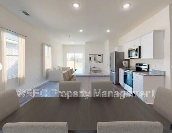 Photo - 475 Pender Woods Dr