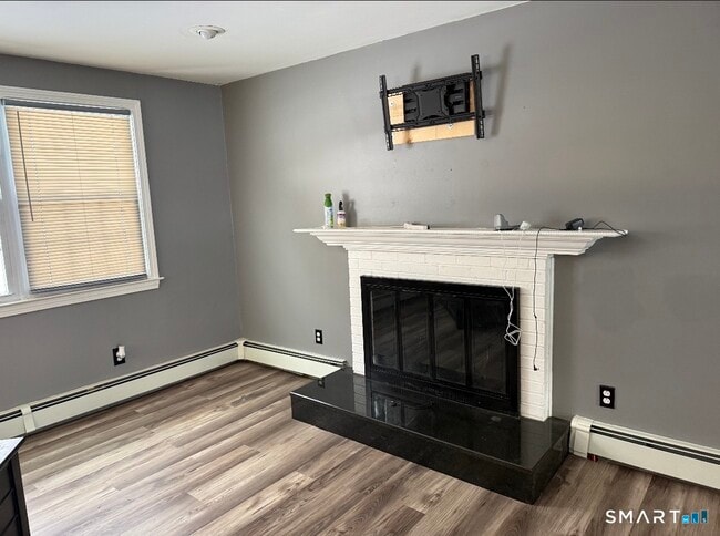 Photo - 143 Maple Ave