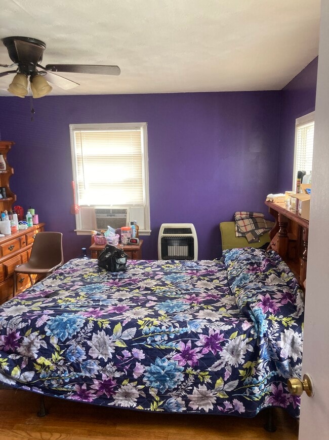 Photo - 361 Spikes St