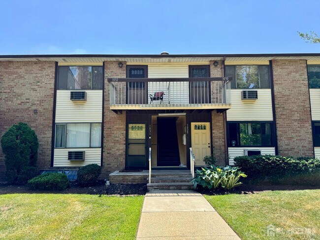 Building Photo - 1032 Cricket Ln